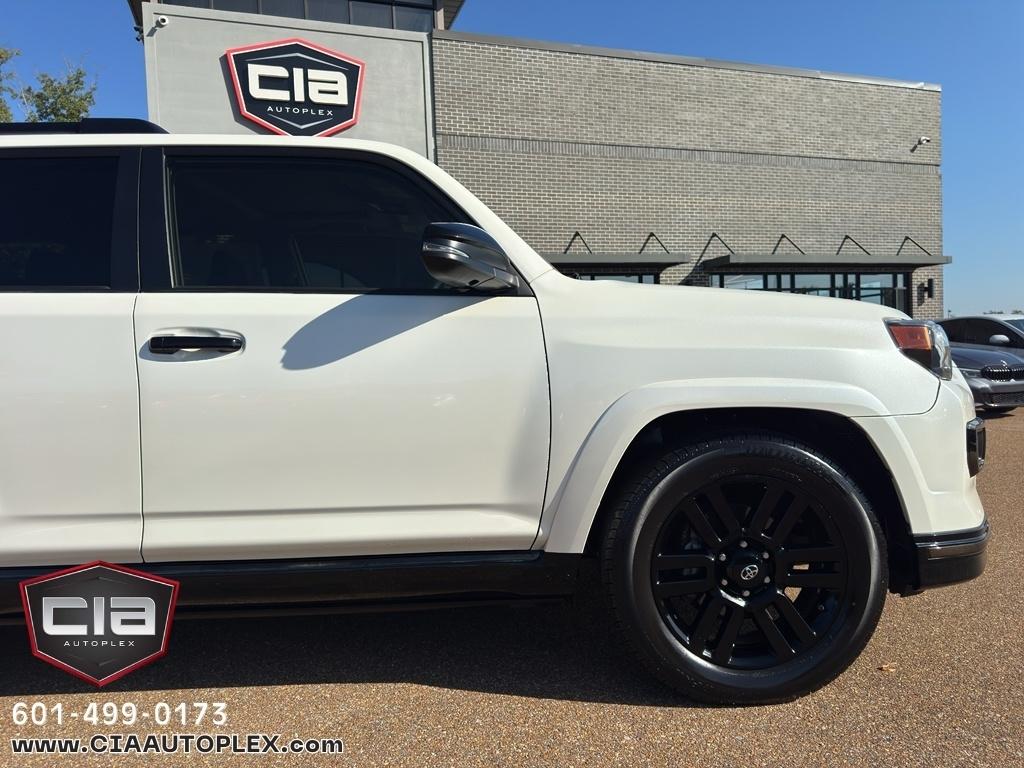 Toyota 4Runner SR5 Premium 2WD (Natl) 2020