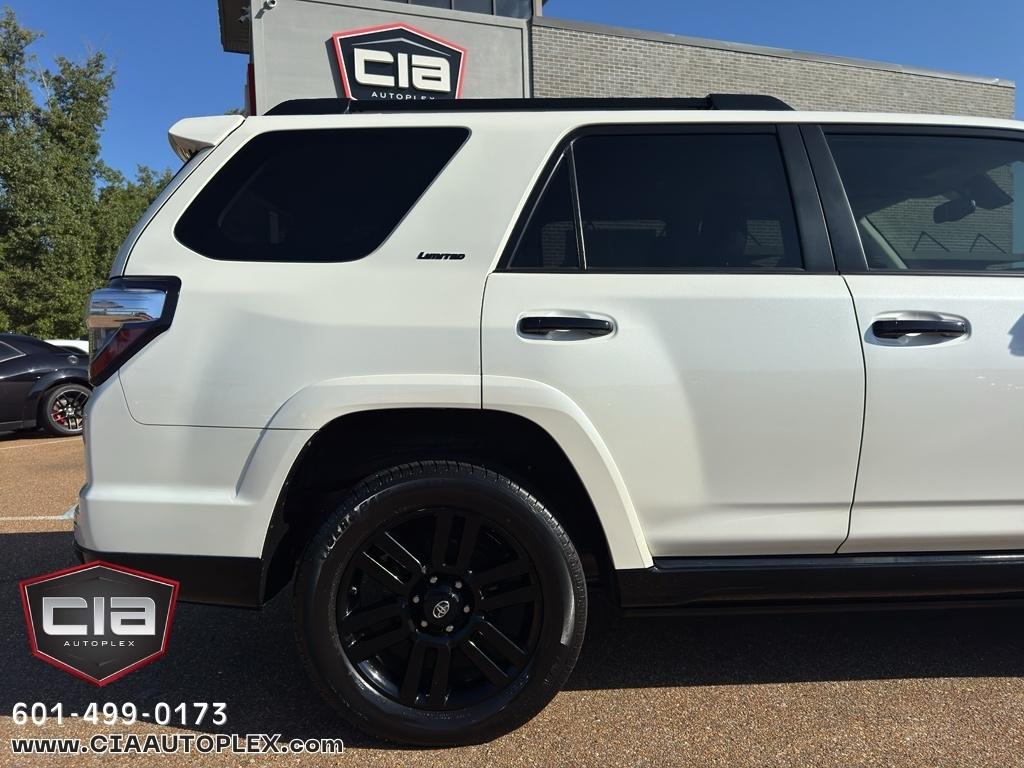 Toyota 4Runner SR5 Premium 2WD (Natl) 2020
