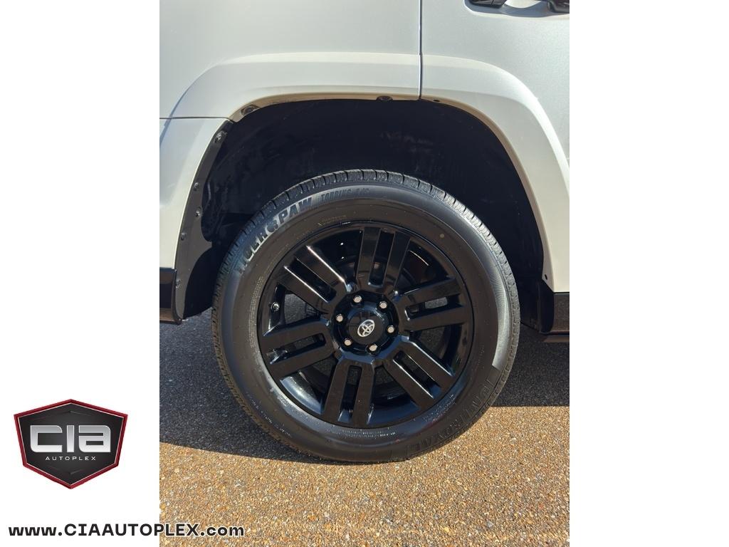 Toyota 4Runner SR5 Premium 2WD (Natl) 2020