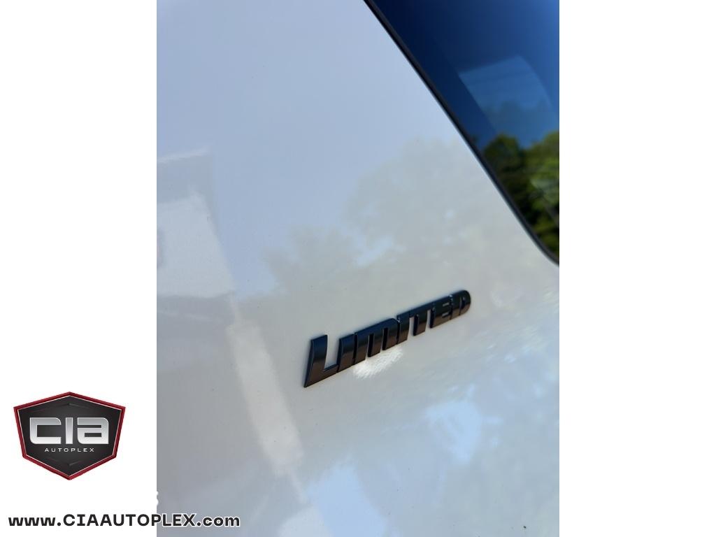 Toyota 4Runner SR5 Premium 2WD (Natl) 2020