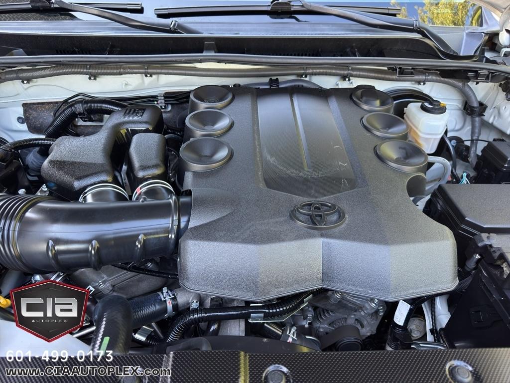 Toyota 4Runner SR5 Premium 2WD (Natl) 2020