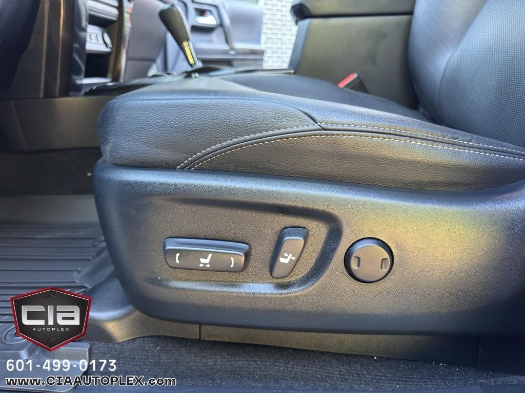 Toyota 4Runner SR5 Premium 2WD (Natl) 2020