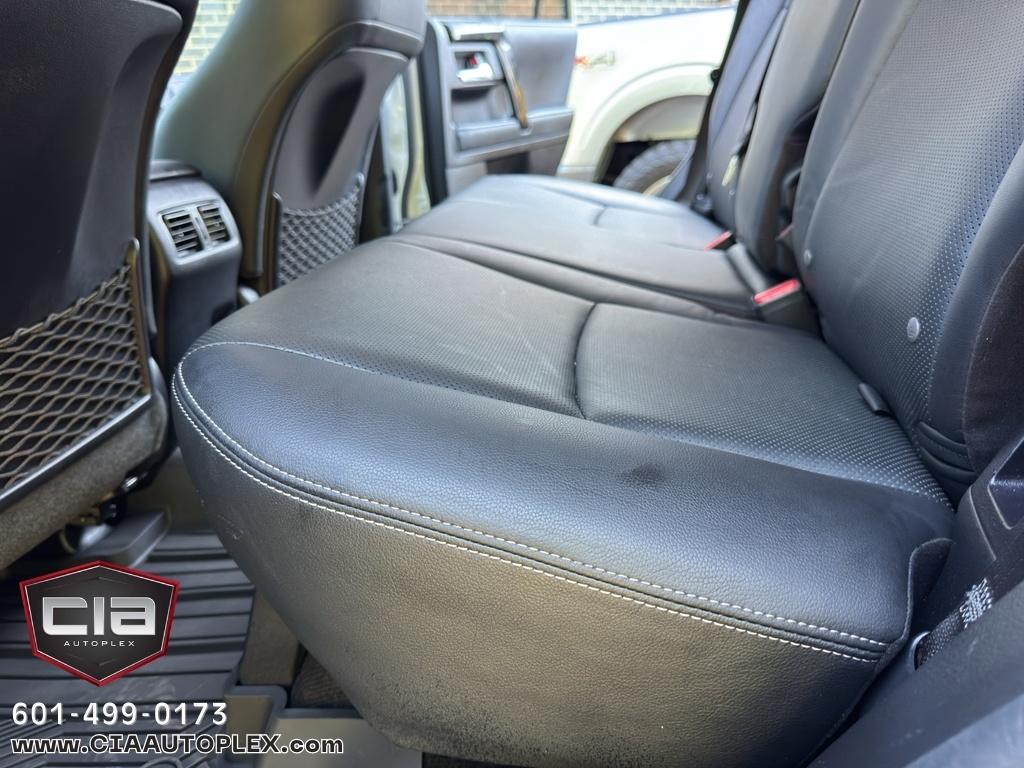 Toyota 4Runner SR5 Premium 2WD (Natl) 2020