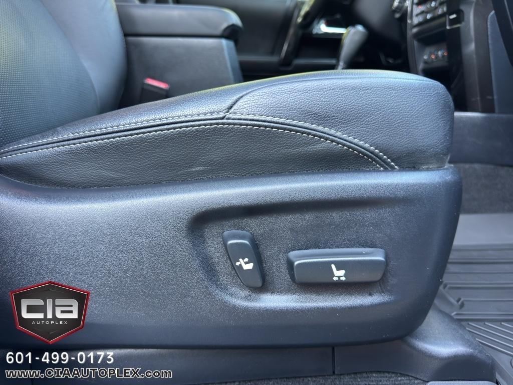 Toyota 4Runner SR5 Premium 2WD (Natl) 2020