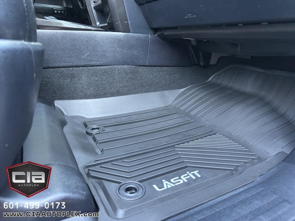 Toyota 4Runner SR5 Premium 2WD (Natl) 2020