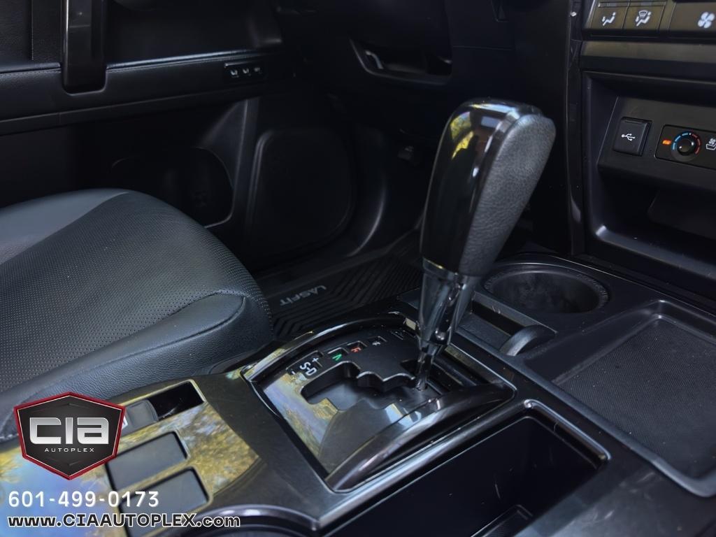 Toyota 4Runner SR5 Premium 2WD (Natl) 2020