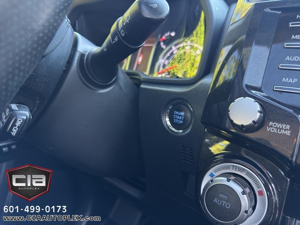 Toyota 4Runner SR5 Premium 2WD (Natl) 2020