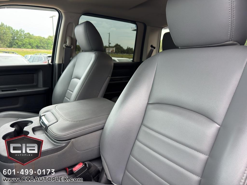 RAM 2500 Tradesman 4x4 Crew Cab 6'4" Box 2018