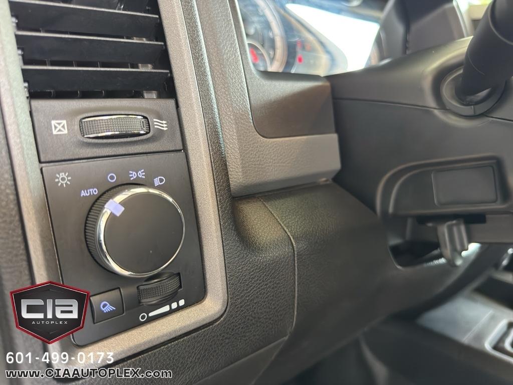 RAM 2500 Tradesman 4x4 Crew Cab 6'4" Box 2018