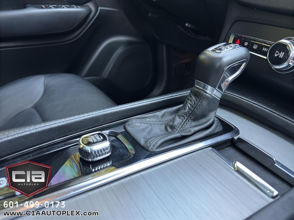 Volvo XC90 T5 FWD Momentum 7P 2022