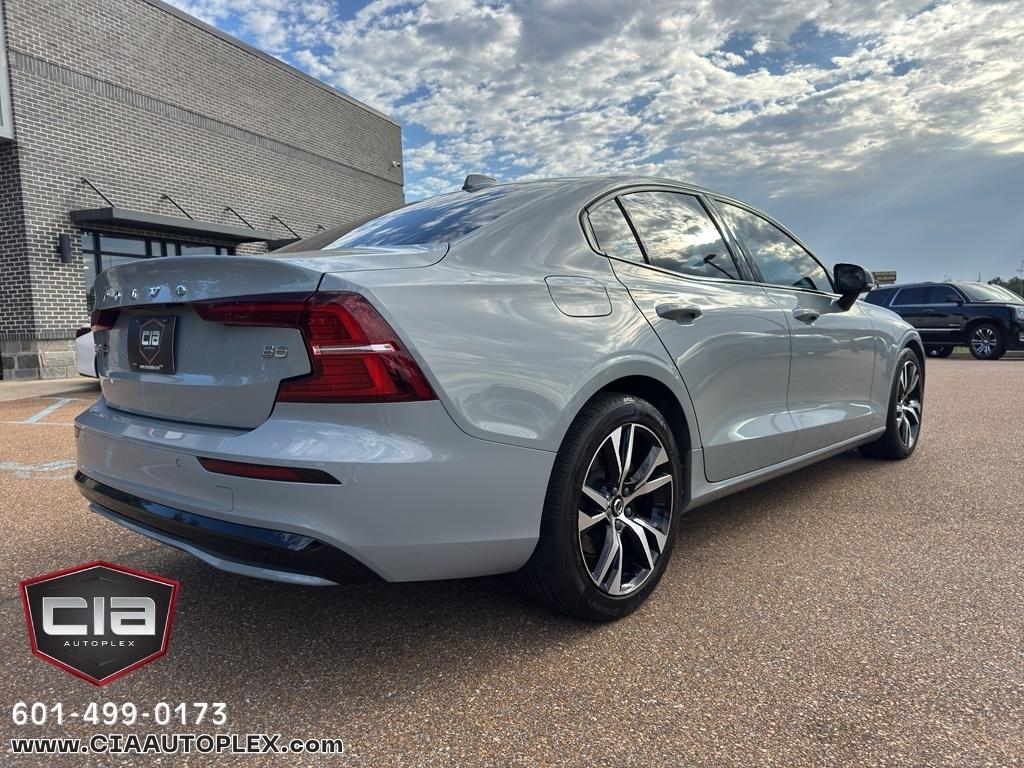 Volvo S60 B5 FWD Core Dark Theme 2024