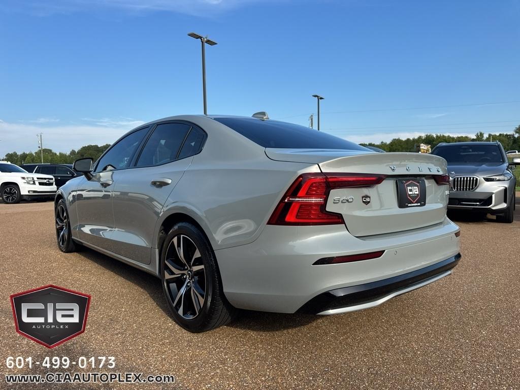 Volvo S60 B5 FWD Core Dark Theme 2024