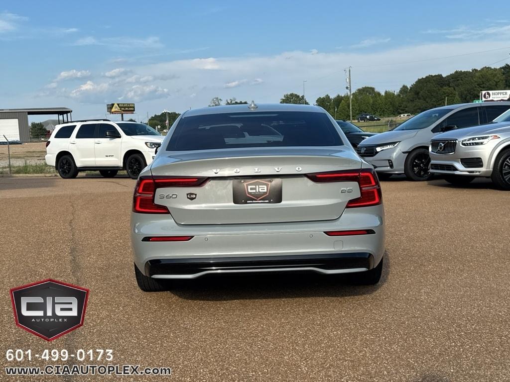 Volvo S60 B5 FWD Core Dark Theme 2024