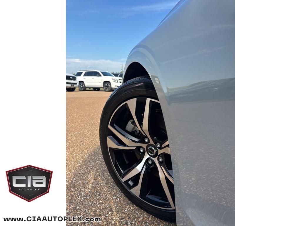 Volvo S60 B5 FWD Core Dark Theme 2024