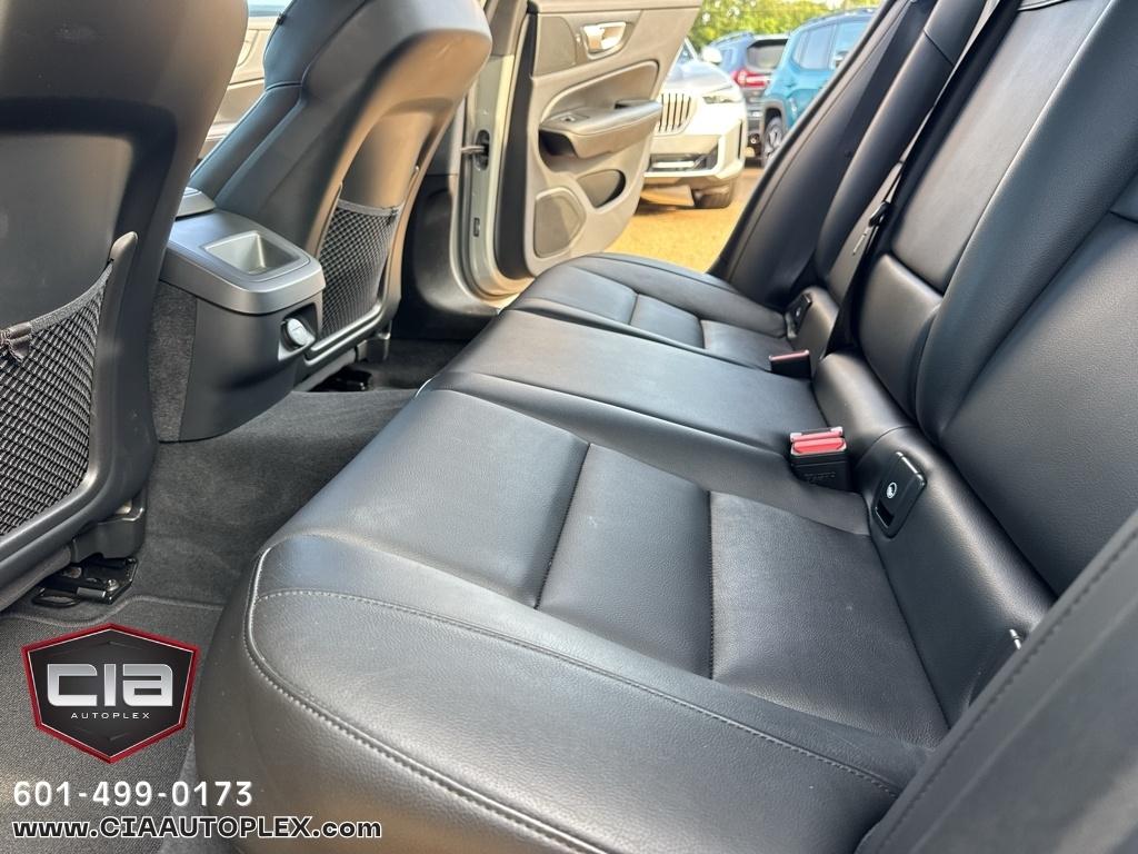 Volvo S60 B5 FWD Core Dark Theme 2024