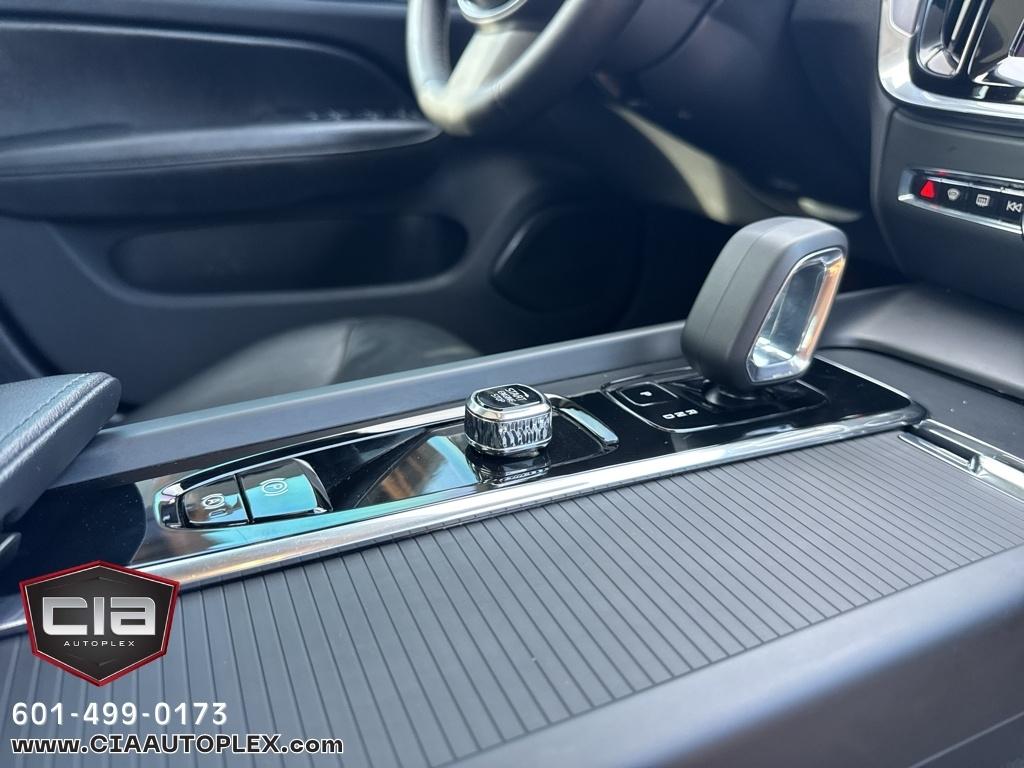 Volvo S60 B5 FWD Core Dark Theme 2024