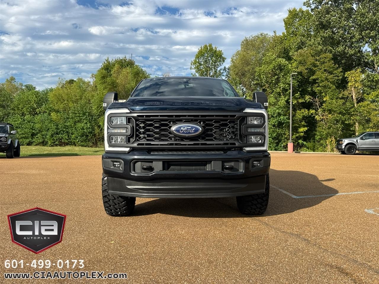 Ford Super Duty F-350 SRW King Ranch 4WD Crew Cab 8' Box 2023