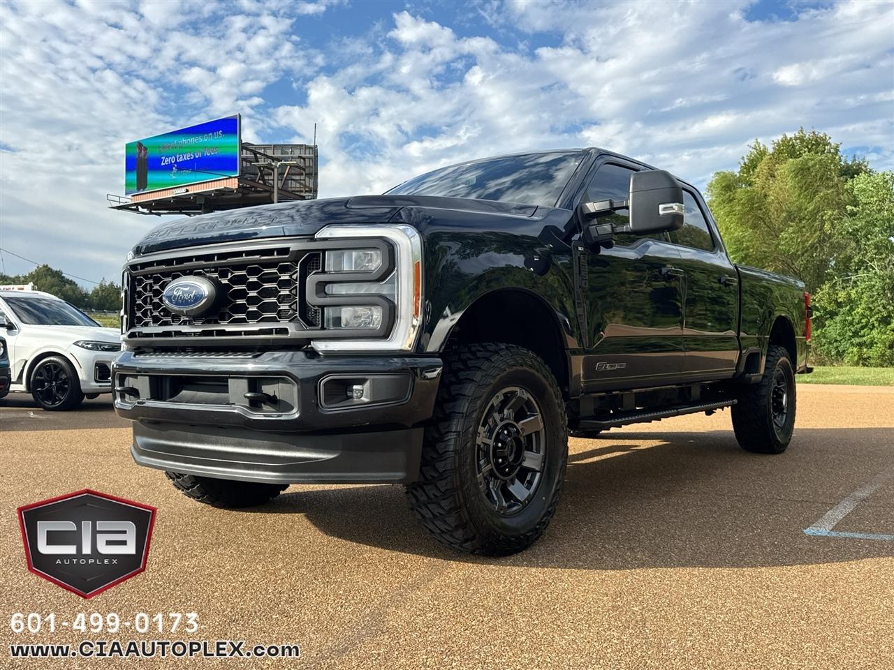 Ford Super Duty F-350 SRW King Ranch 4WD Crew Cab 8' Box 2023