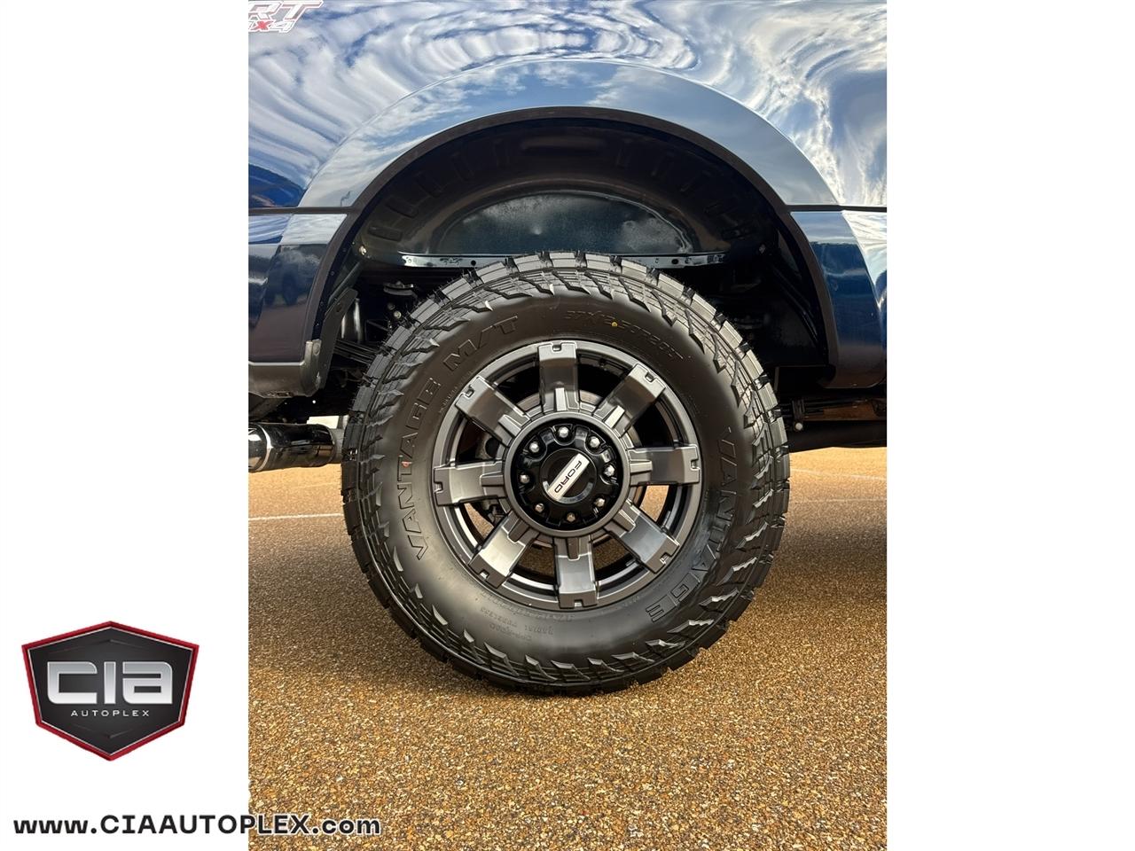 Ford Super Duty F-350 SRW King Ranch 4WD Crew Cab 8' Box 2023