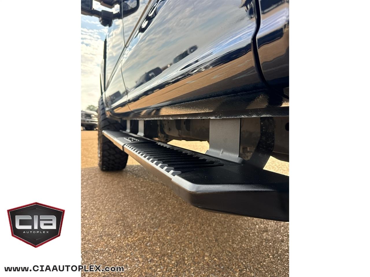 Ford Super Duty F-350 SRW King Ranch 4WD Crew Cab 8' Box 2023