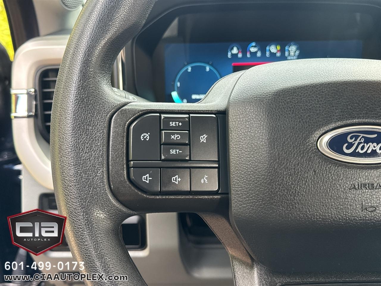 Ford Super Duty F-350 SRW King Ranch 4WD Crew Cab 8' Box 2023