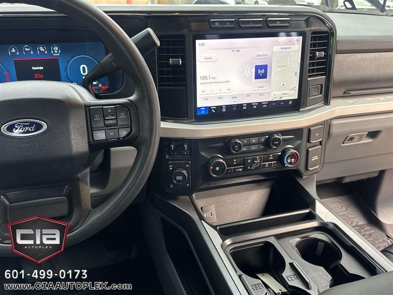 Ford Super Duty F-350 SRW King Ranch 4WD Crew Cab 8' Box 2023