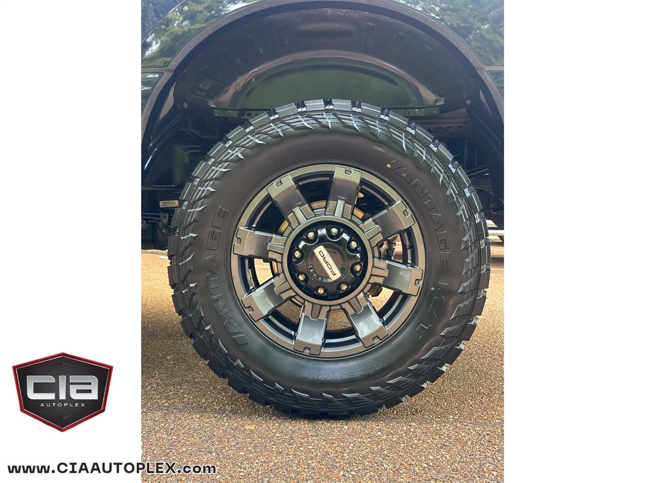 Ford Super Duty F-350 SRW King Ranch 4WD Crew Cab 8' Box 2023