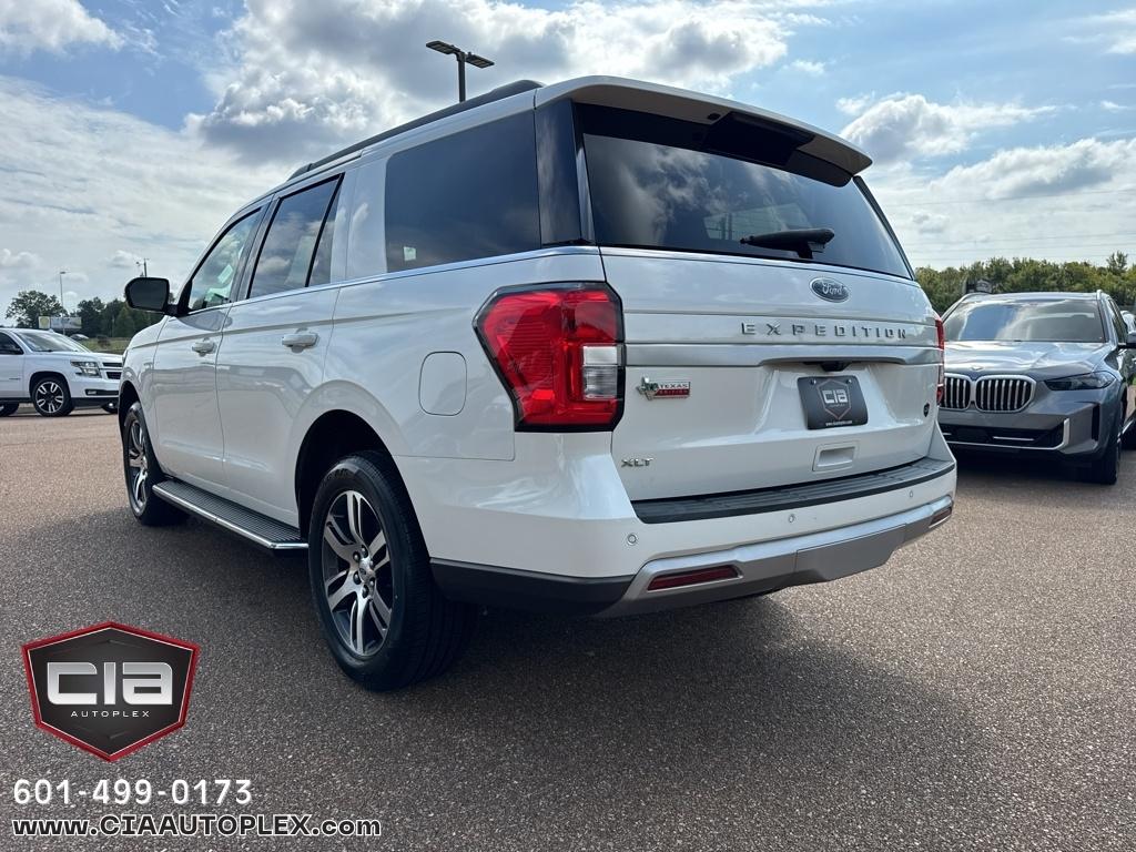 Ford Expedition XLT 4x2 2022