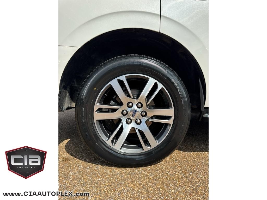 Ford Expedition XLT 4x2 2022