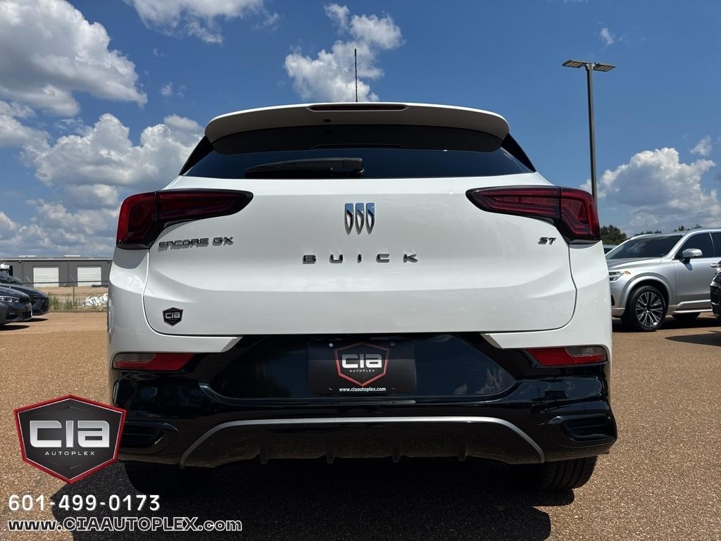Buick Encore GX FWD 4dr Sport Touring 2024