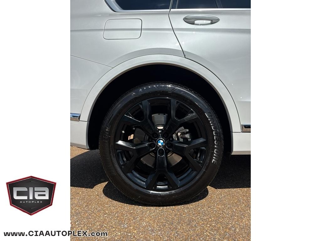 BMW X7 photo 11