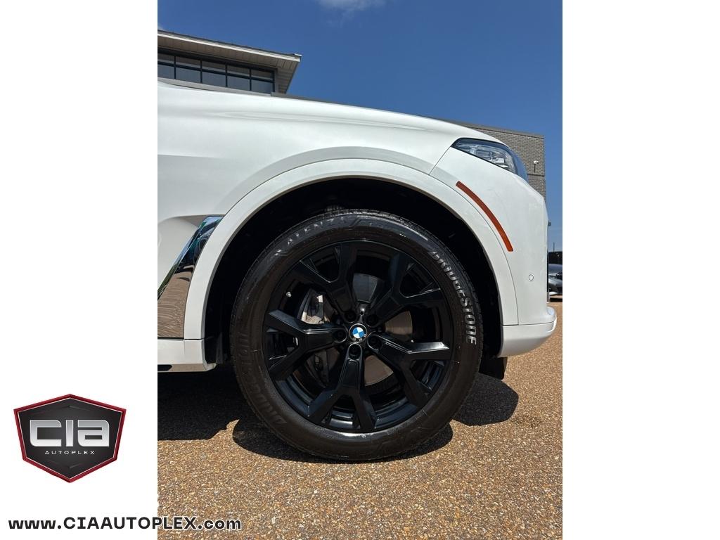BMW X7 photo 12
