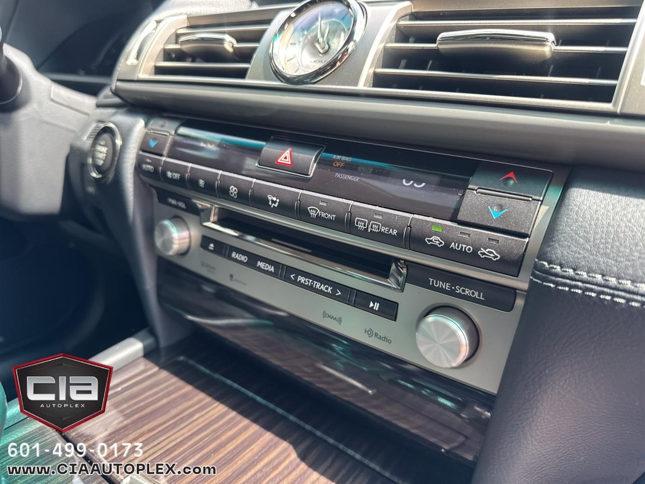Lexus LS photo 29