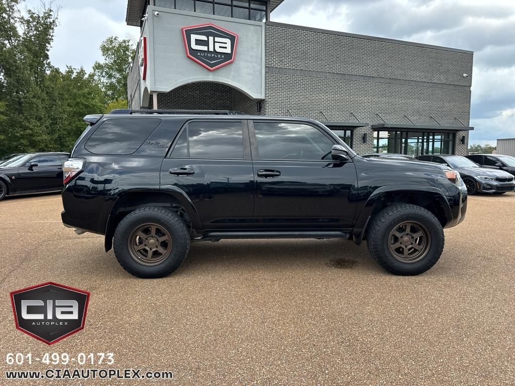 Toyota 4Runner TRD Off Road 4WD (Natl) 2021
