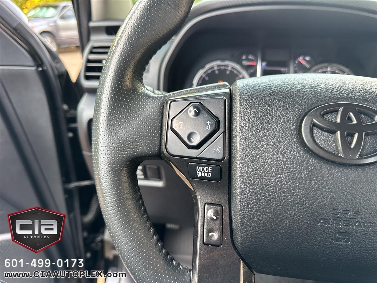 Toyota 4Runner TRD Off Road 4WD (Natl) 2021