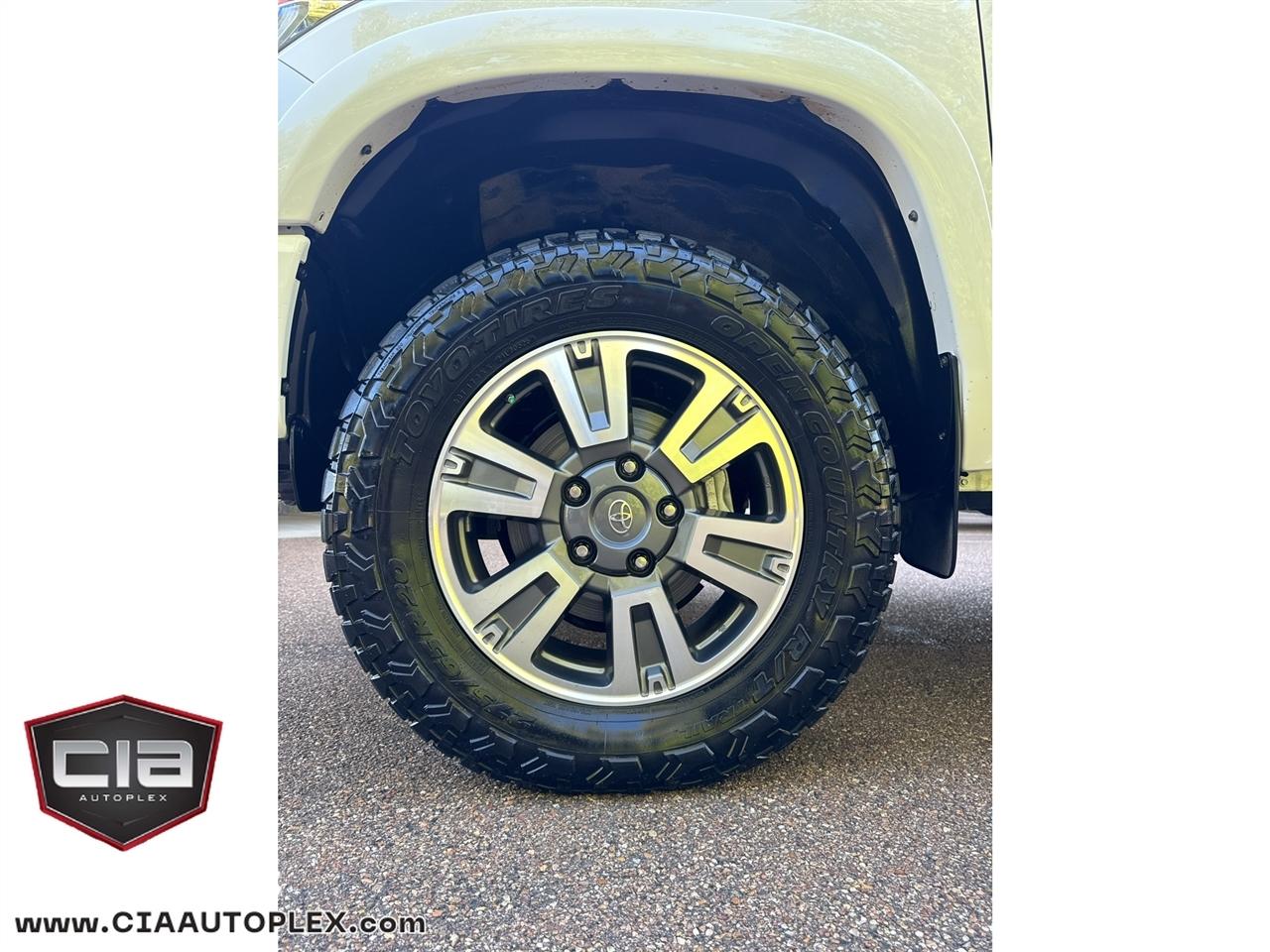 Toyota Tundra 4WD 1794 Edition CrewMax 5.5' Bed 5.7L (Natl) 2020