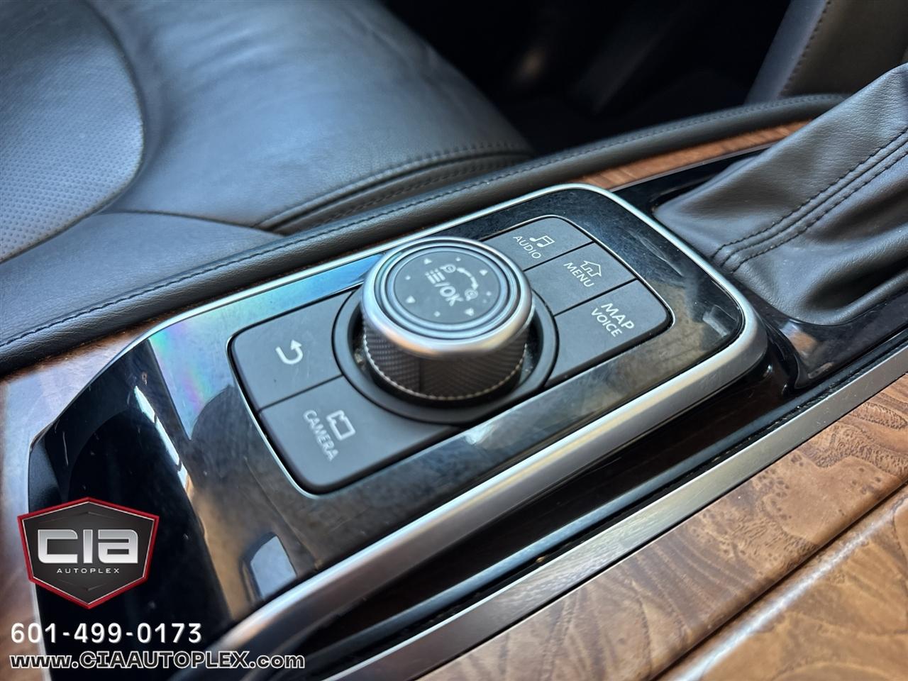 Nissan Armada 4x2 SL 2023