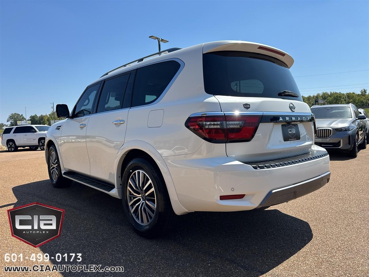 Nissan Armada 4x2 SL 2023