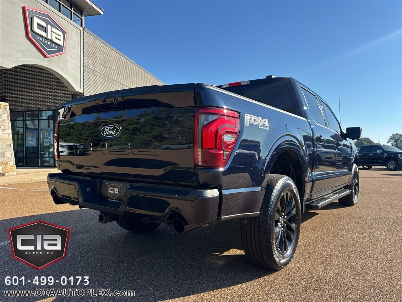 Ford F-150 Lariat 4WD SuperCrew 5.5' Box 2025