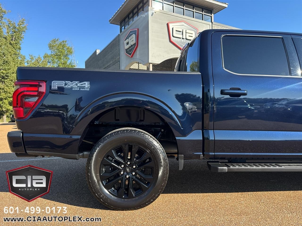 Ford F-150 Lariat 4WD SuperCrew 5.5' Box 2025