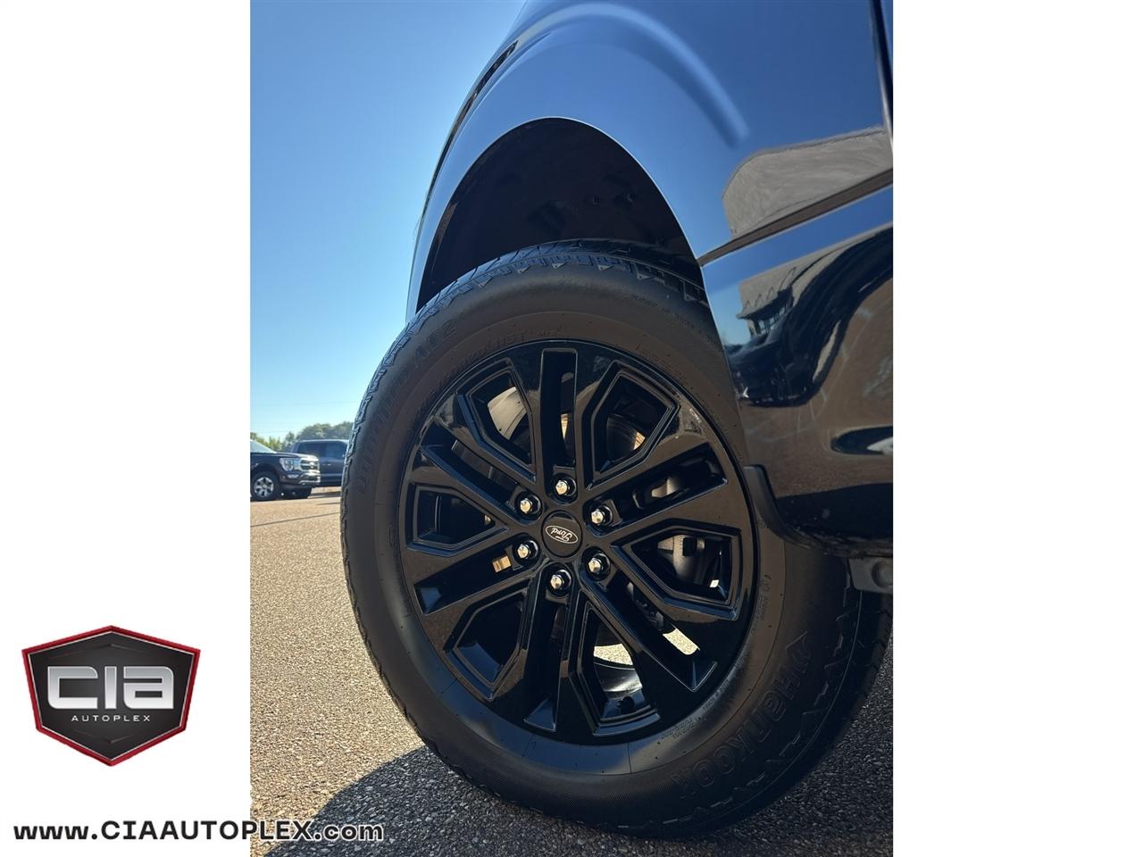 Ford F-150 Lariat 4WD SuperCrew 5.5' Box 2025