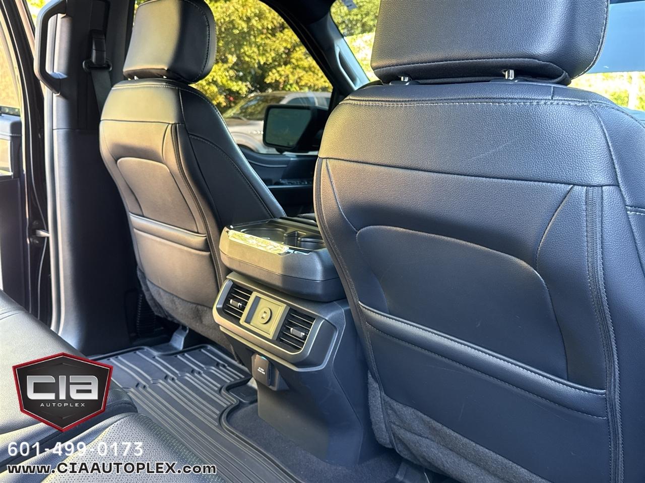 Ford F-150 Lariat 4WD SuperCrew 5.5' Box 2025