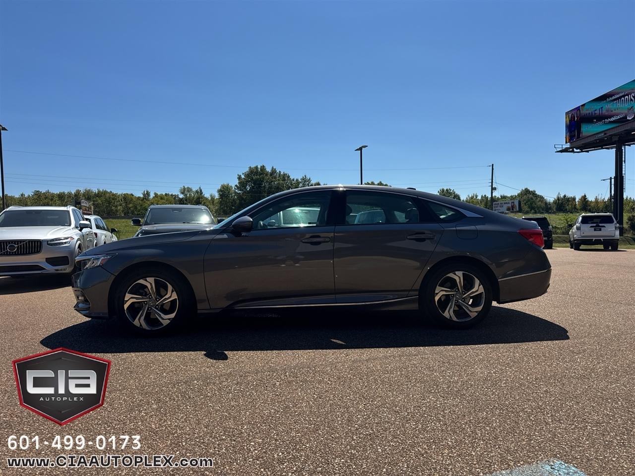 Honda Accord photo 2