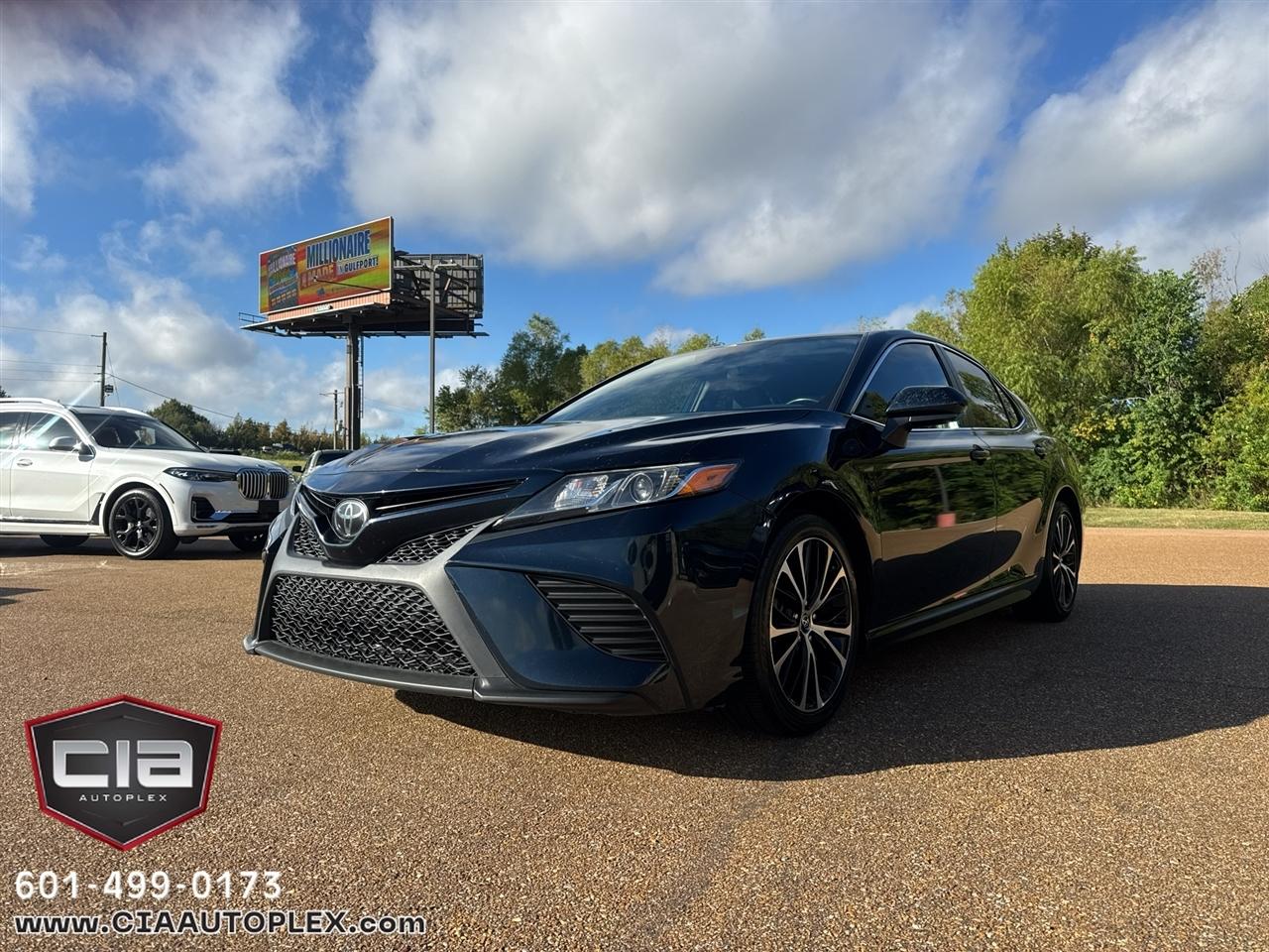 Toyota Camry SE Auto (Natl) 2020