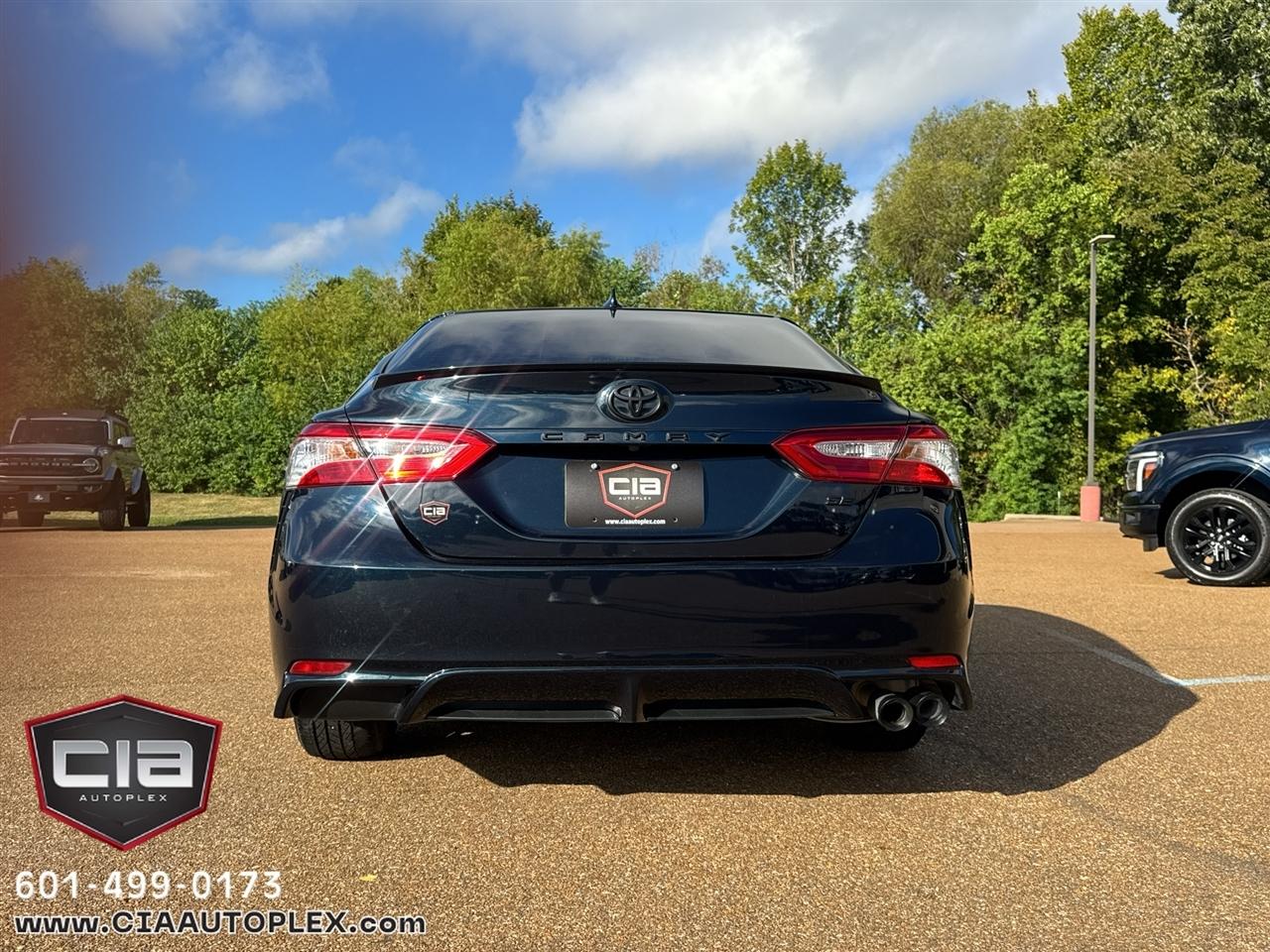 Toyota Camry SE Auto (Natl) 2020