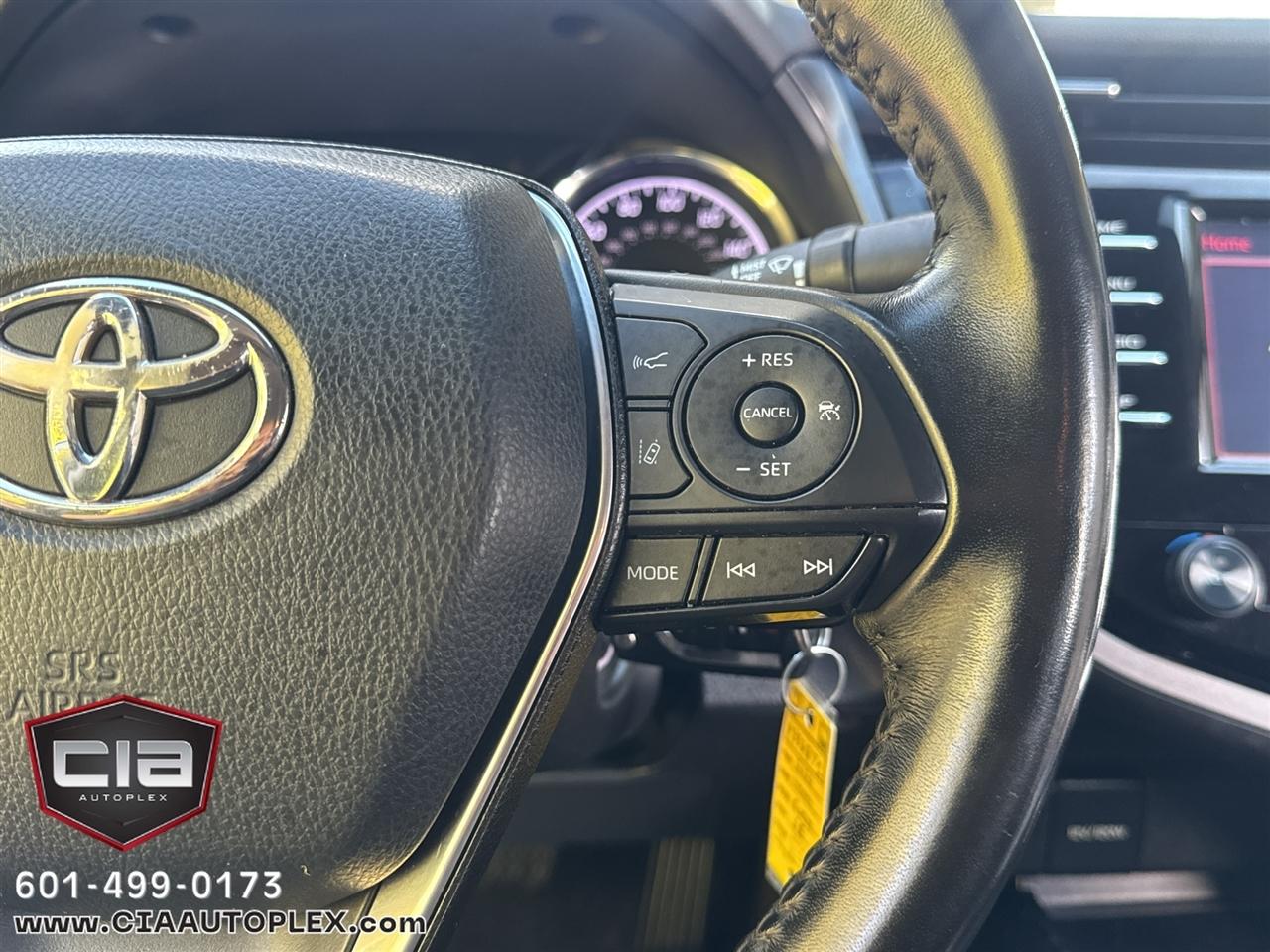 Toyota Camry SE Auto (Natl) 2020