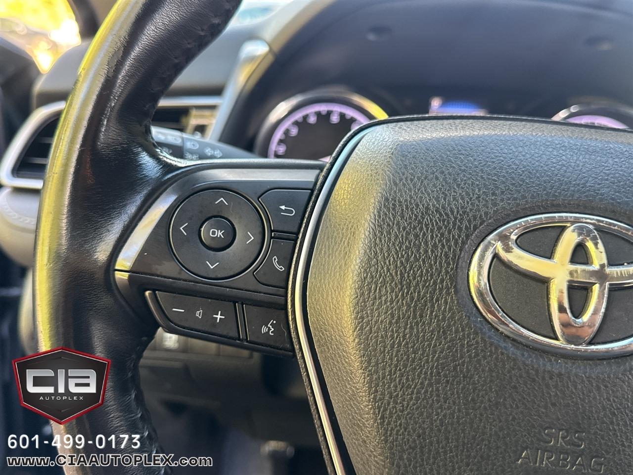 Toyota Camry SE Auto (Natl) 2020