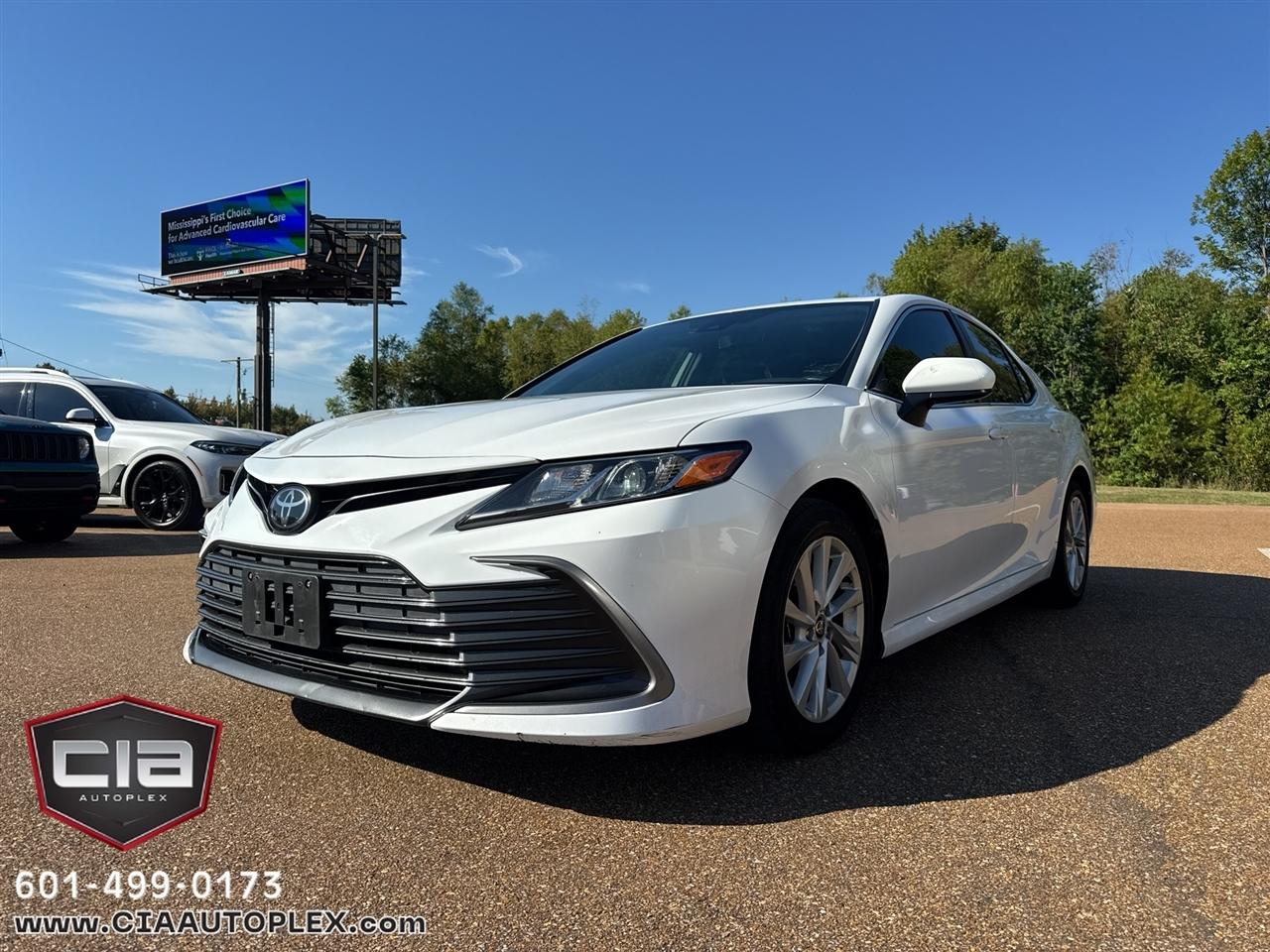 Toyota Camry photo 2
