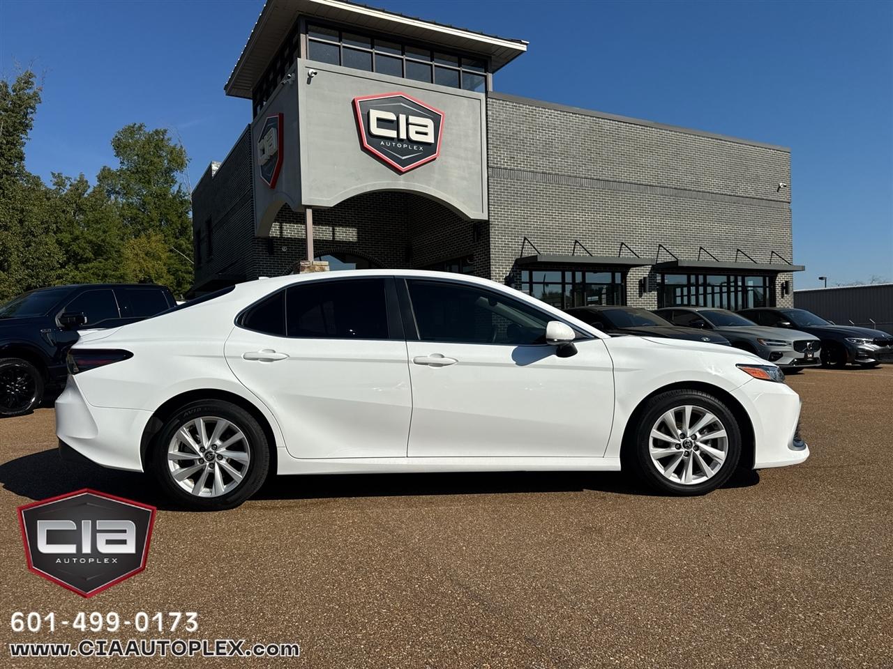 Toyota Camry photo 3