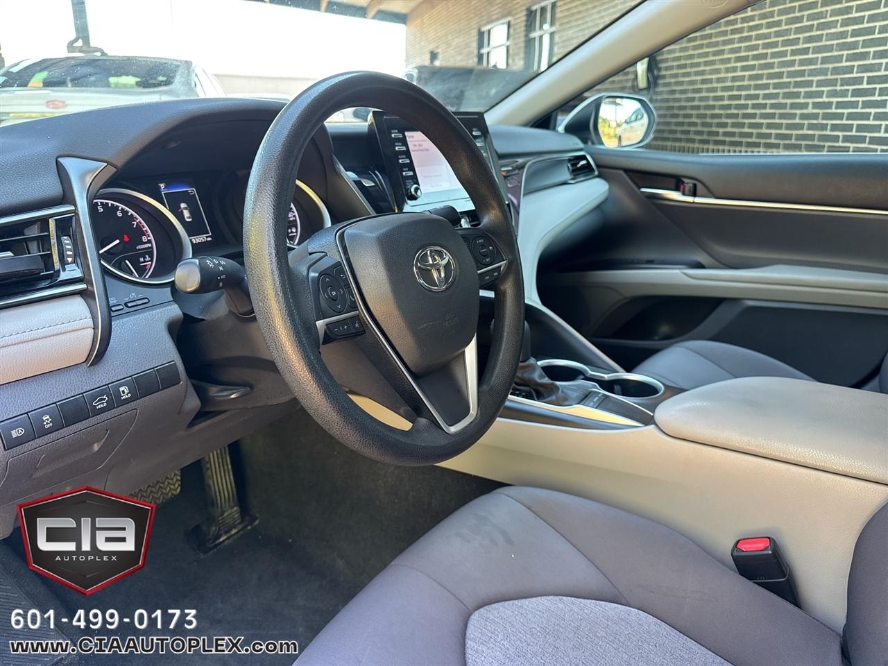 Toyota Camry photo 6